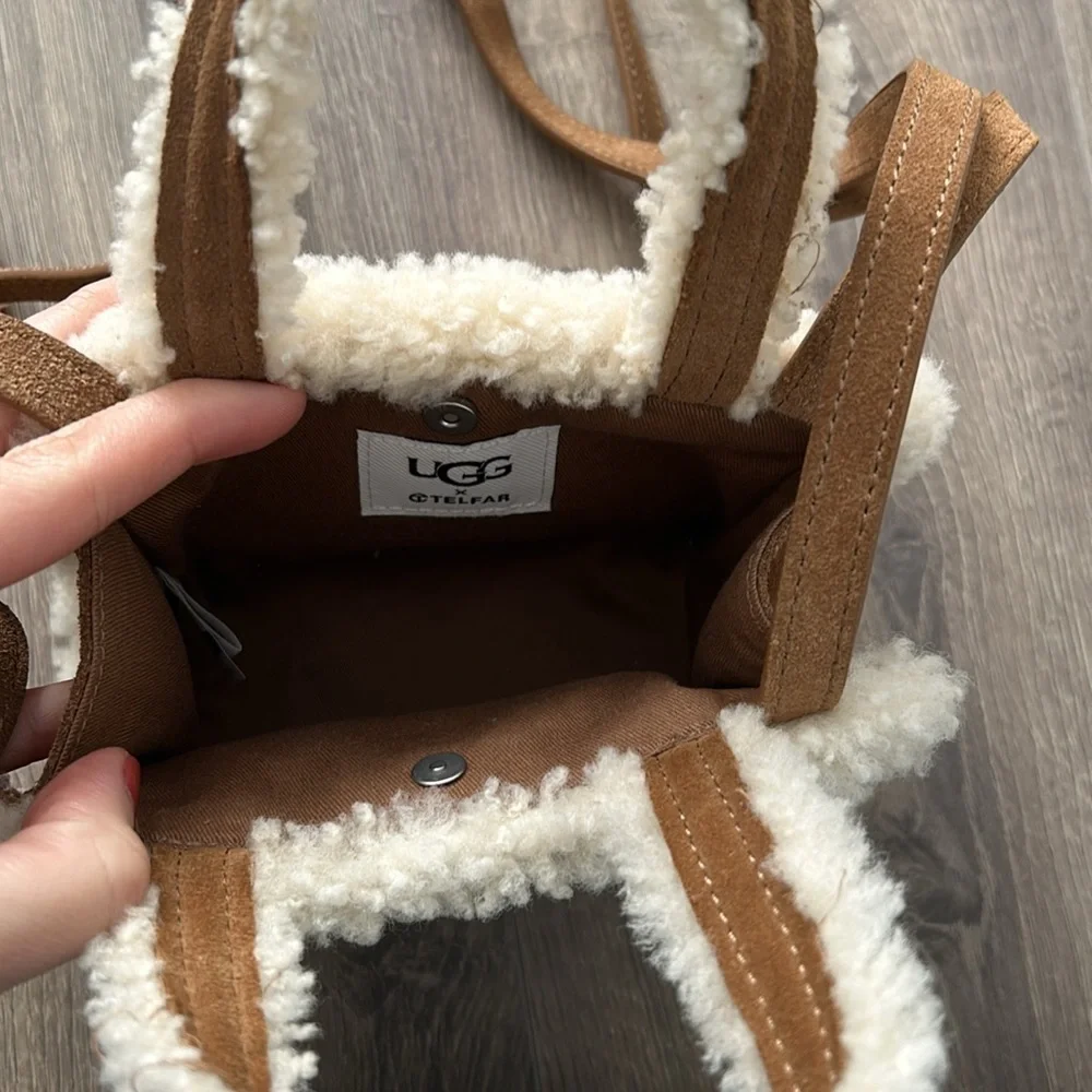 Telfar x Ugg small purse in chestnut - Picture 6 of 10